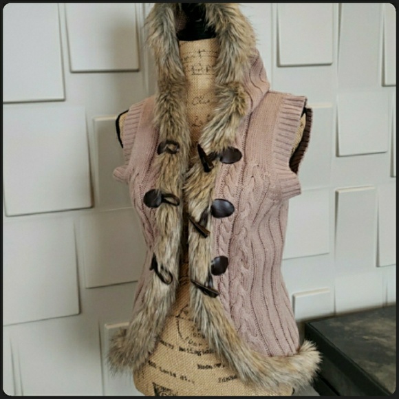 Mudd Jackets & Blazers - Mudd sweater vest tan faux fur trim hooded Size XL Juniors